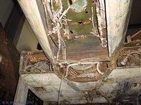 DSC00316.JPG (131.12 КБ) 40384 просмотра Ниша передней стойки шасси и центроплан.