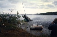 Скан477.jpg (127.53 КБ) 15120 просмотров Извлечение «Киттихаука» из озера Кодъявр. 1997 г.<br />Фото из коллекции А.Копыткова.