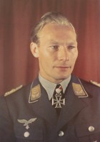 ком 1 гр. 30 бомб.эскадры..jpeg (98.12 КБ) 81013 просмотров с июля 1941 г. командир 1-й группы 30-й бомбардировочной эскадры (I./KG 30) люфтваффе гауптман Вернер Баумбах (Werner Baumbach, 1916—1953).