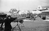 pvo-foto_02.jpg (130.56 КБ) 7590 просмотров «Мессершмитт» Bf 109G-2 командира 9-й эскадрильи 5-й истребительной эскадры капитана Ганса-Германна Шмидта, сбитого над полуостровом Рыбачий 11 января 1944 г.