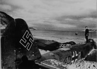 post-6881-0-24254400-1341229676.jpeg (134.71 КБ) 60240 просмотров Этот же самолет. Ju-88 A-5 (WNr. J88-005039) из II./KG30. Сел на вынужденную 29.09.1941.