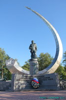 a0e6d16a8d44.jpg (127.55 КБ) 51197 просмотров Североморск. <br />Летчикам, штурманам, стрелкам-радистам, борттехникам военно-воздушных сил Северного флота, погибшим в море. 1941-1945